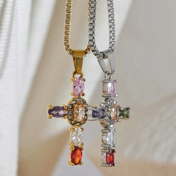 Maria Cross 18K Gold Stainless Steel Waterproof Necklace - Picture 4 of 17